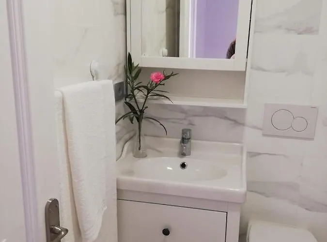 Apartment Gustamar 11 *